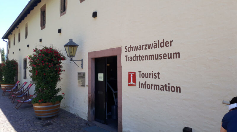 haslach ortenau trachtenmuseum bollenhut freizeit ausflugsziel kinzigtal schwarzwald museum